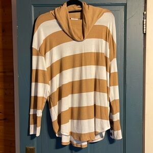 EUC LulaRoe lightweight tunic